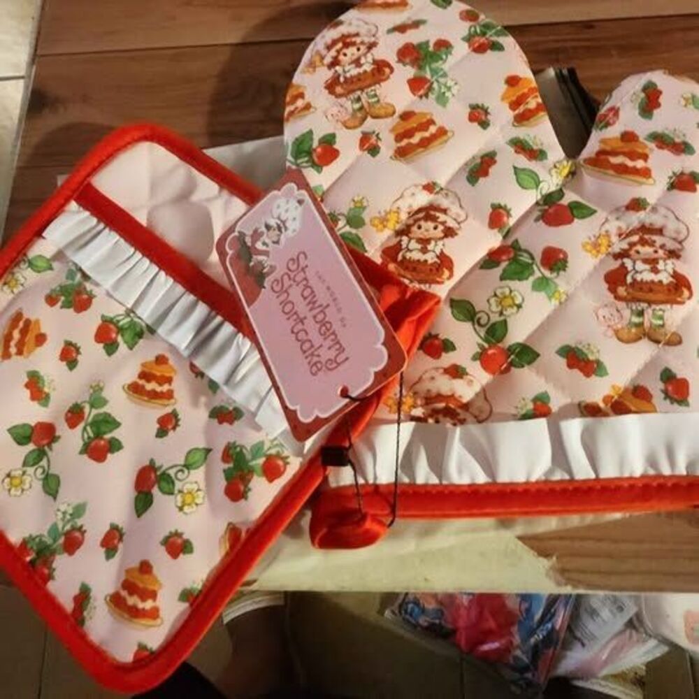 Strawberry Shortcake Oven Mitt Pot Holder Set Candle Glass Charms Bundle